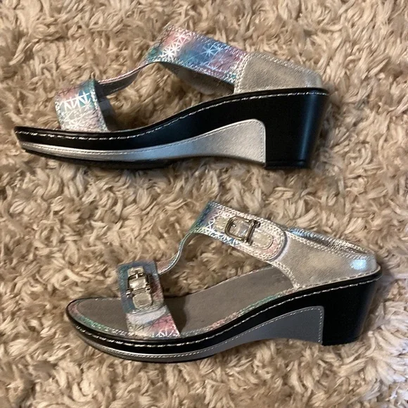 Leather Algeria by PG Lite Silver Sandals, Size  38 (size 8-8.5) - Picture 3 of 12